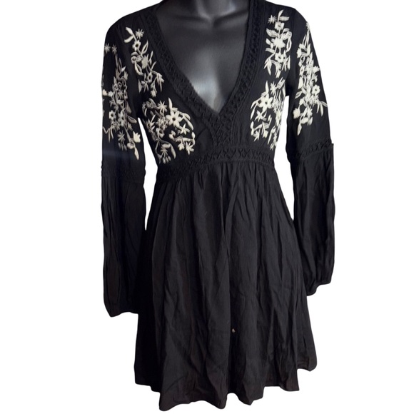 Blue Rain Dresses & Skirts - Blue Rain mini-length "peasant" or "shift" style dress deep V-neckline XXS